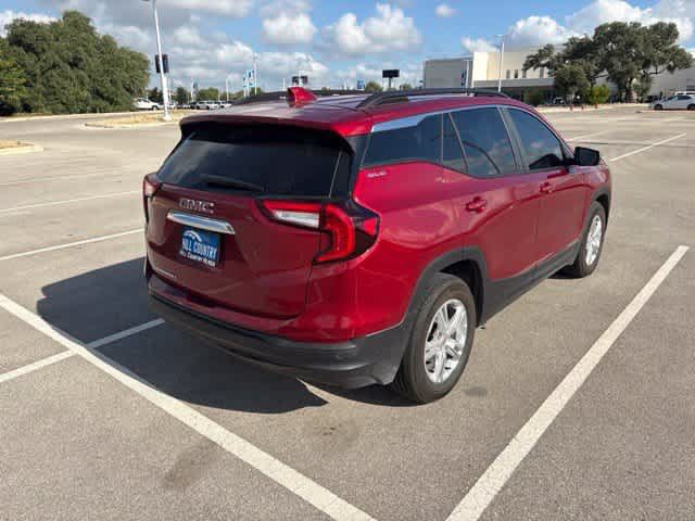 Used 2024 GMC Terrain SLE w/ Driver Convenience Package FWD image 5
