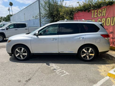 Used 2015 Nissan Pathfinder Platinum w/ Cargo Package FWD image 7