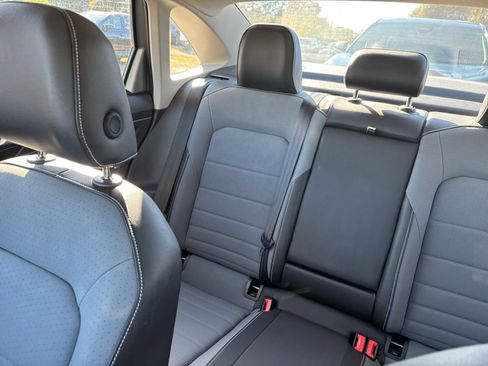 Used 2025 Volkswagen Jetta SE image 38