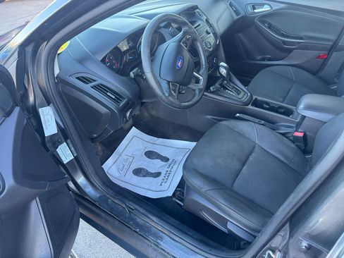 Used 2015 Ford Focus SE w/ SE Winter Package image 10