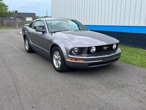 Used 2006 Ford Mustang Coupe RWD image 3