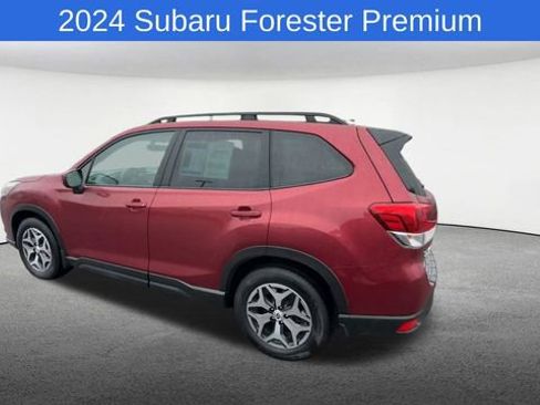 Used 2024 Subaru Forester Premium AWD/4WD image 7
