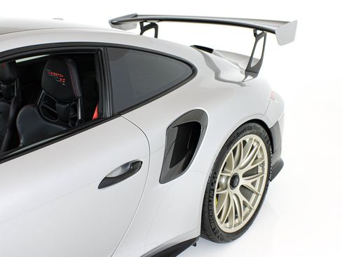 Used 2018 Porsche 911 GT2 RS RWD image 16