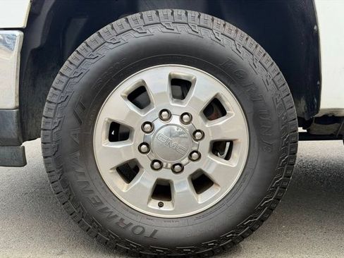 Used 2014 GMC Sierra 2500 SLE w/ SLE Preferred Package AWD/4WD image 11