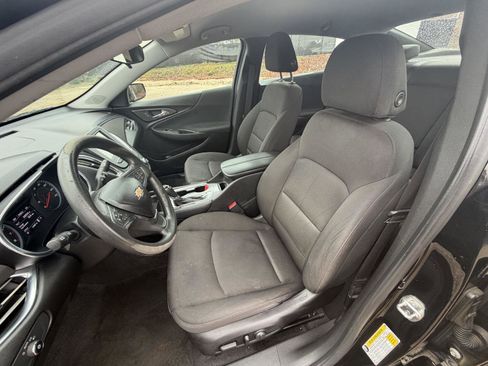 Used 2018 Chevrolet Malibu LT image 9