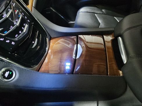 Used 2017 Cadillac Escalade Premium Luxury image 20