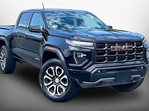 Used 2024 GMC Canyon AT4 w/ Canyon Safety Plus Package AWD/4WD image 10