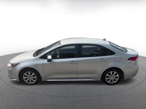 Used 2025 Toyota Corolla LE FWD image 9