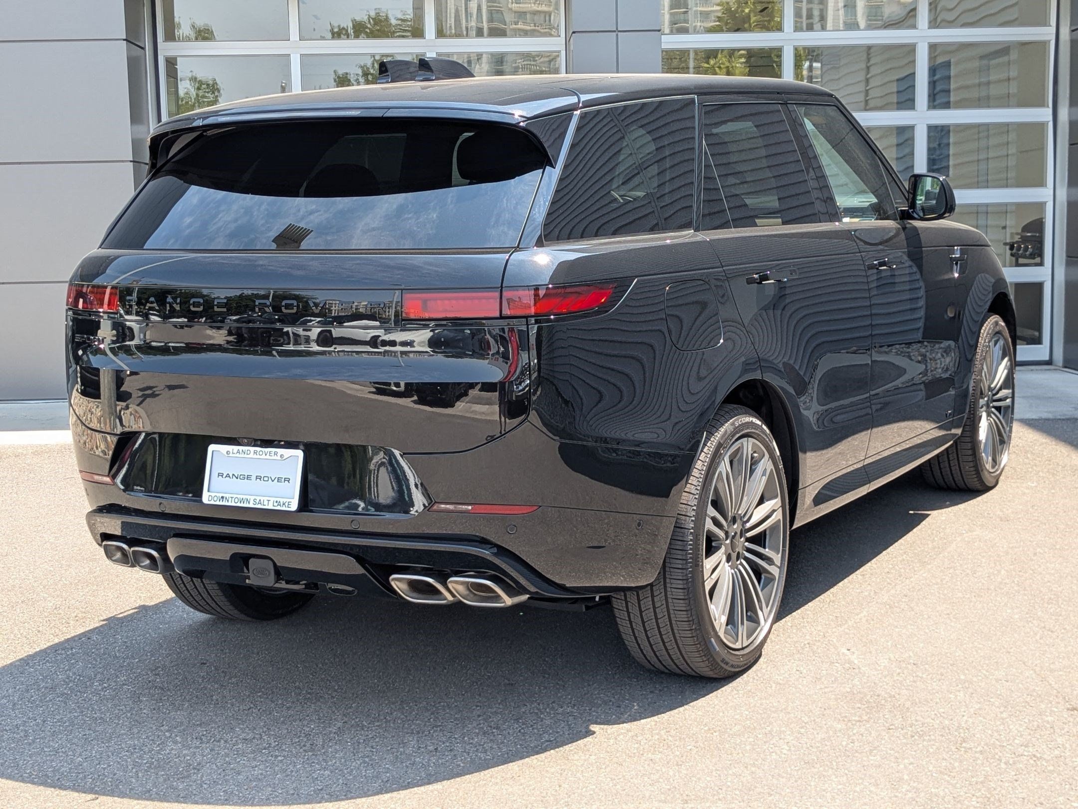 New 2026 Land Rover Range Rover Sport Dynamic SE AWD/4WD image 5