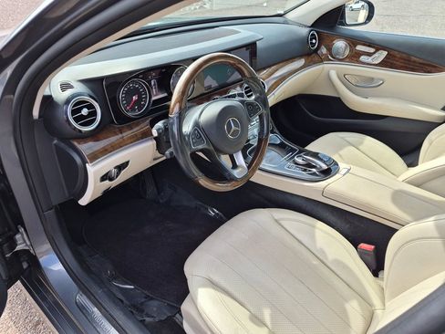 Used 2017 Mercedes-Benz E 400 4MATIC Wagon image 20