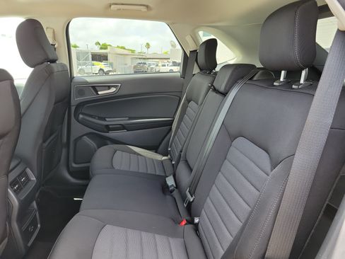 Used 2022 Ford Edge SE w/ Black Appearance Package AWD/4WD image 13