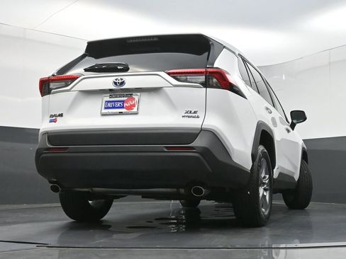 Used 2022 Toyota RAV4 XLE w/ Convenience Package AWD/4WD image 29