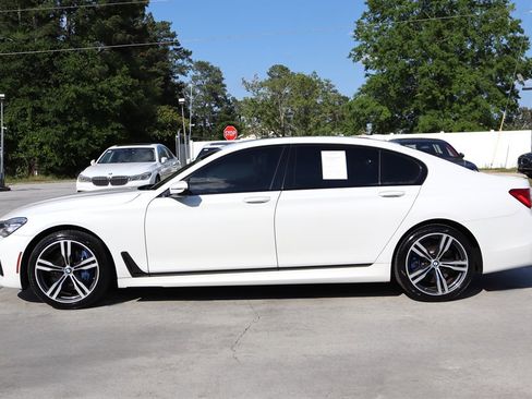 Used 2018 BMW 750i RWD image 4