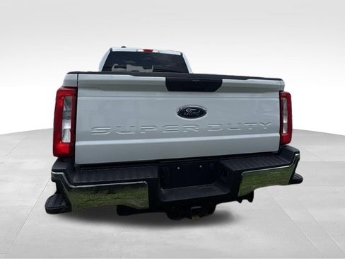 Certified 2025 Ford F250 XLT w/ FX4 Off-Road Package AWD/4WD image 4