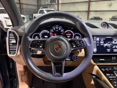 Used 2019 Porsche Cayenne AWD/4WD image 32