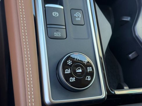 New 2026 Nissan Pathfinder Platinum w/ Accent Package AWD/4WD image 26