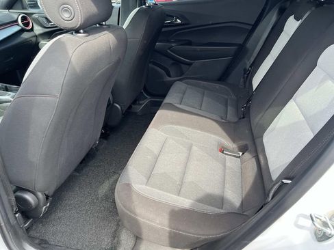 Used 2024 Chevrolet Trax RS w/ Sunroof Package FWD image 11