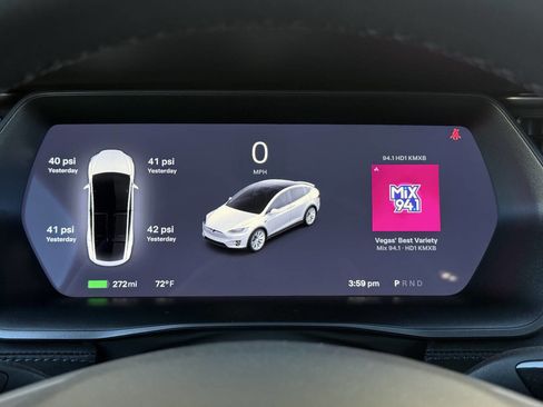 Used 2020 Tesla Model X image 11