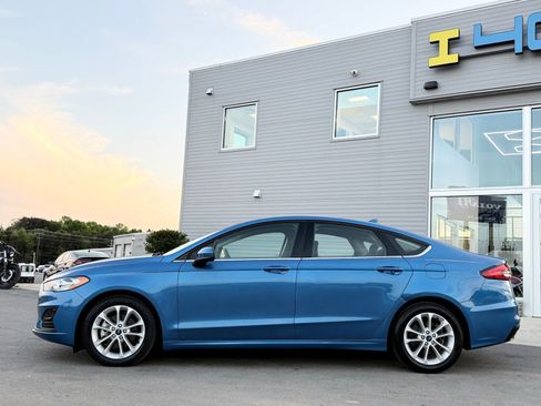 Used 2020 Ford Fusion SE image 12