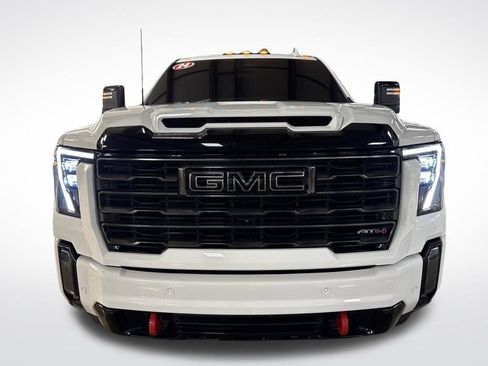 Used 2024 GMC Sierra 2500 AT4 w/ Technology Package image 9