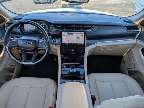 Used 2022 Jeep Grand Cherokee L Limited image 15