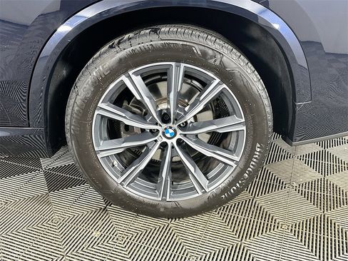 Used 2021 BMW X5 xDrive40i w/ M Sport Package image 33