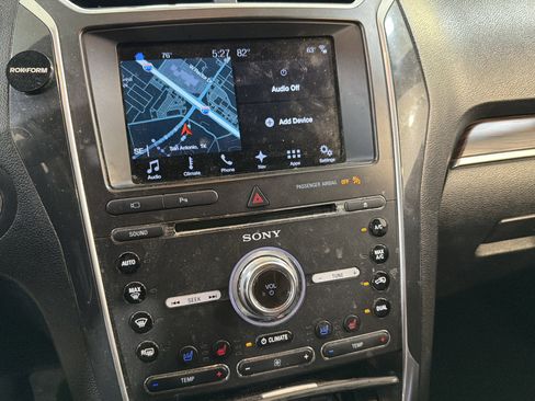 Used 2017 Ford Explorer Limited image 18