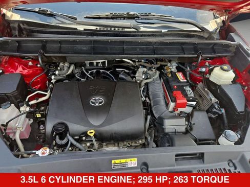 Used 2021 Toyota Highlander XSE FWD image 13