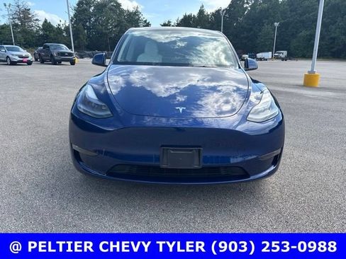 Used 2025 Tesla Model Y Long Range AWD/4WD image 2