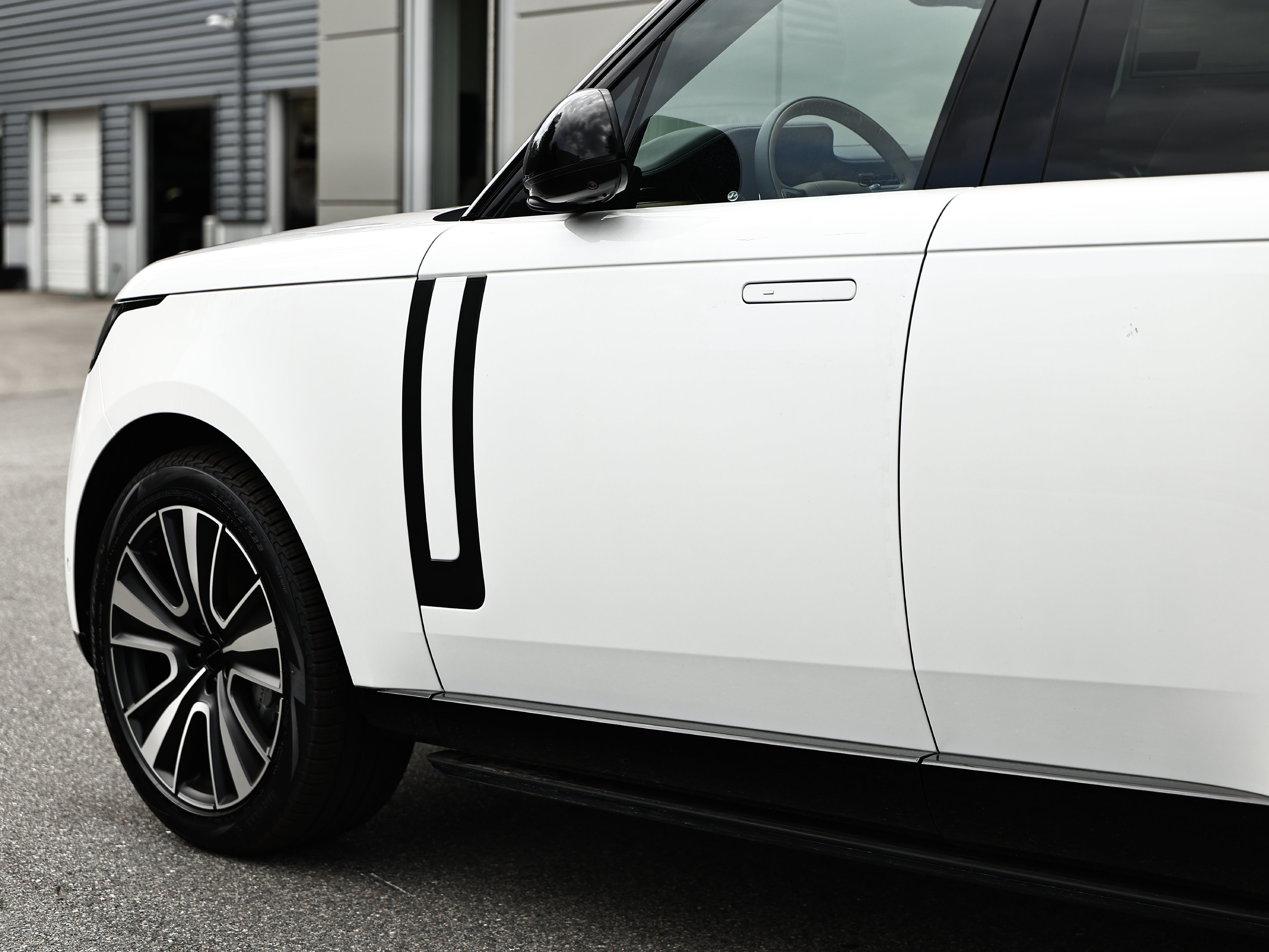 New 2026 Land Rover Range Rover SE AWD/4WD image 9