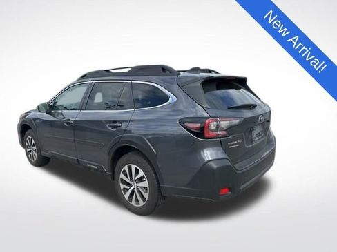 Used 2024 Subaru Outback Premium image 5
