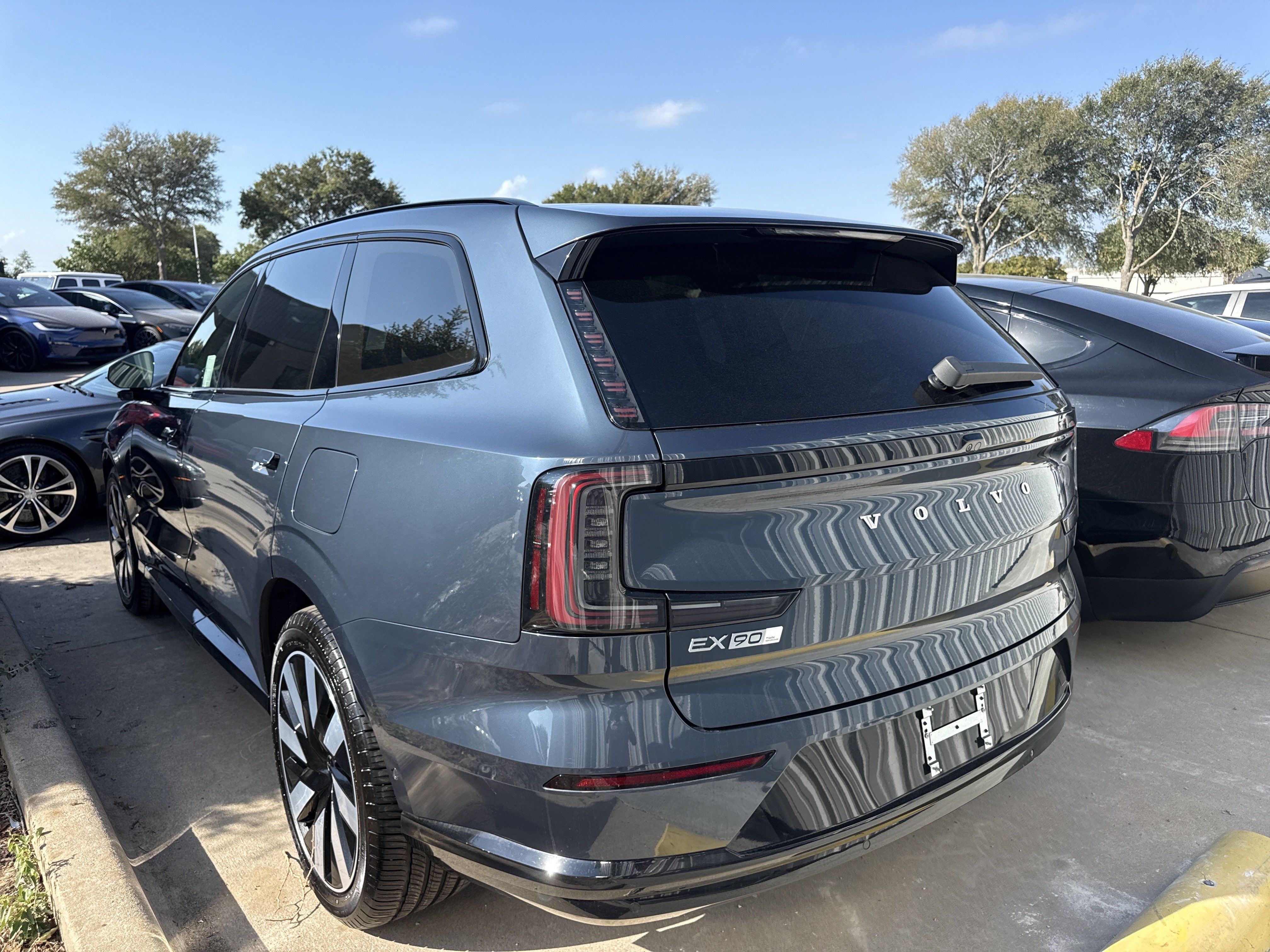 Used 2025 Volvo EX90 Ultra AWD/4WD image 5