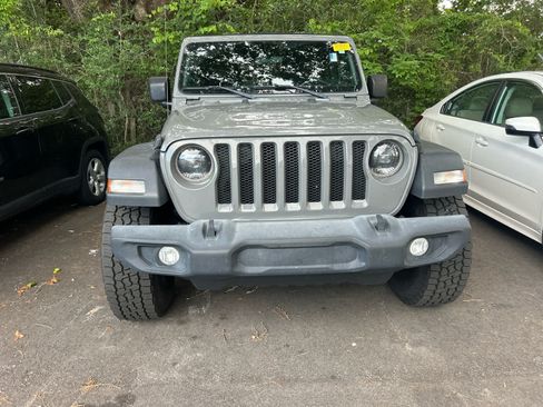 Used 2022 Jeep Wrangler Unlimited Sport AWD/4WD image 2