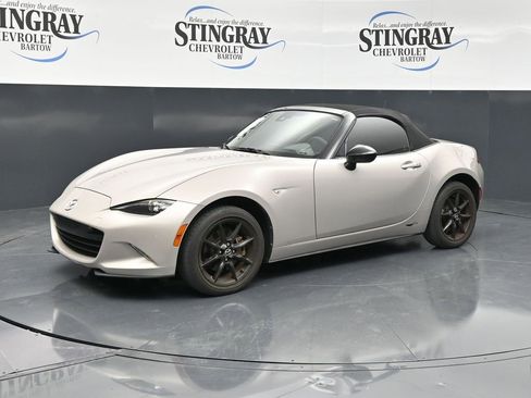 Used 2022 MAZDA MX-5 Miata Sport RWD image 3