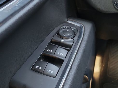 Used 2023 Chevrolet Silverado 1500 LT image 12
