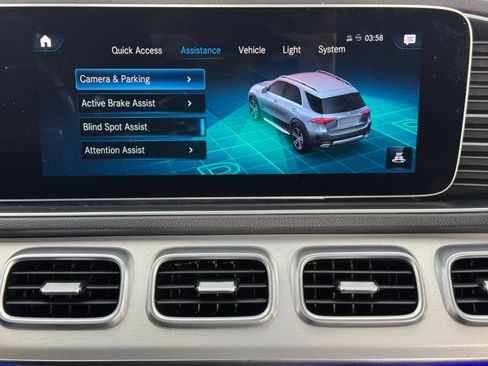 Used 2020 Mercedes-Benz GLE 350 4MATIC w/ Premium Package image 32