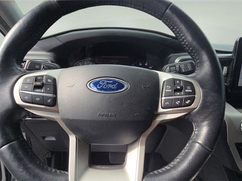 Used 2020 Ford Explorer XLT w/ Equipment Group 202A image 11