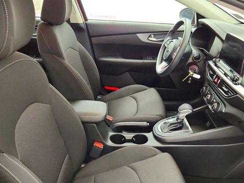 Used 2021 Kia Forte LXS FWD image 22