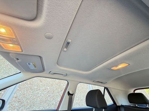 Used 2025 Hyundai Venue SEL image 30