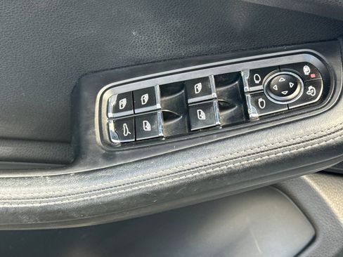 Used 2016 Porsche Macan Turbo AWD/4WD image 12