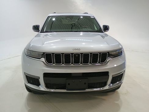 Used 2024 Jeep Grand Cherokee L Limited w/ Luxury Tech Group II image 2