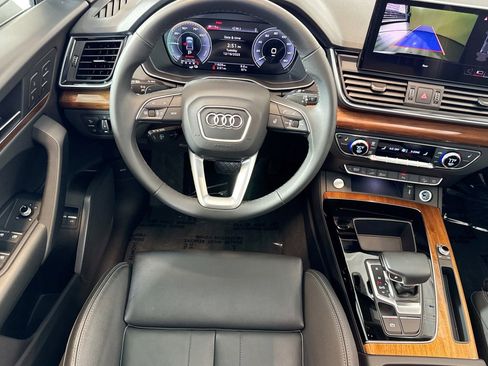 Used 2024 Audi Q5 e Premium w/ Convenience Package image 21