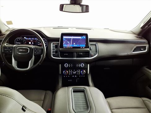 Used 2021 GMC Yukon XL SLT w/ SLT Premium Package image 15