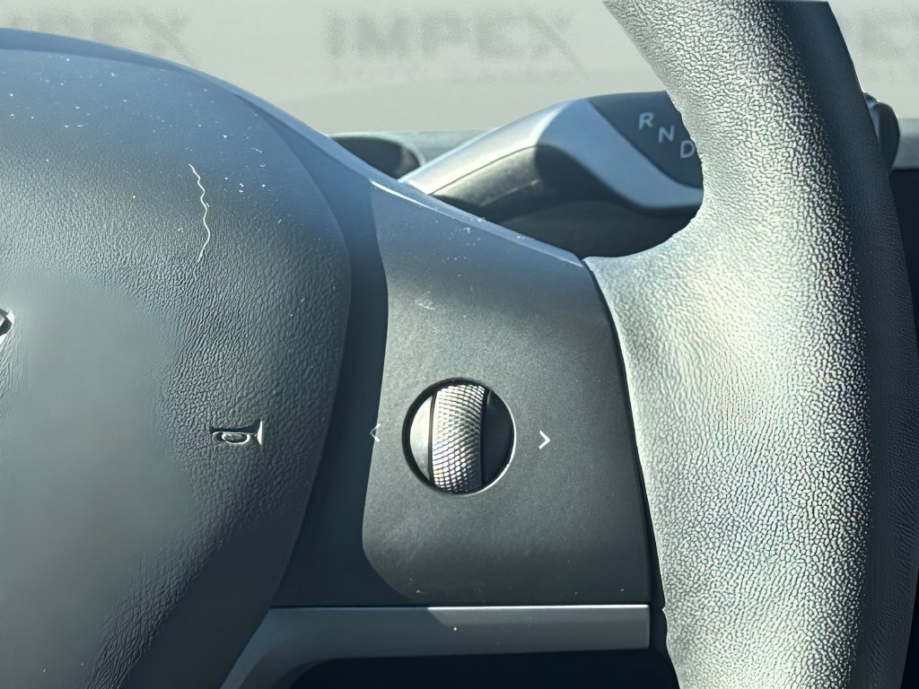 Used 2022 Tesla Model Y Performance AWD/4WD image 18