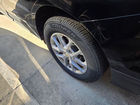 Used 2022 Chevrolet Equinox LS w/ LS Convenience Package image 8