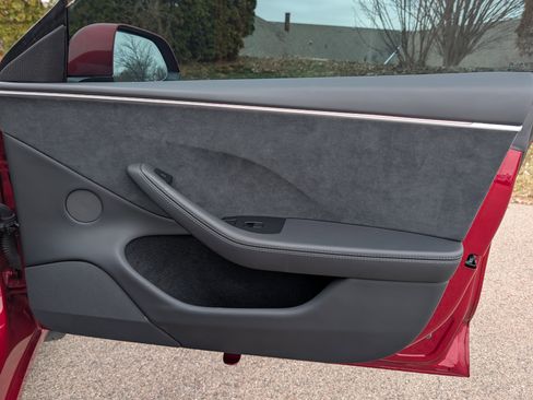 Used 2024 Tesla Model 3 Performance image 33