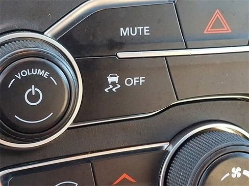 Used 2023 Dodge Charger SXT image 23