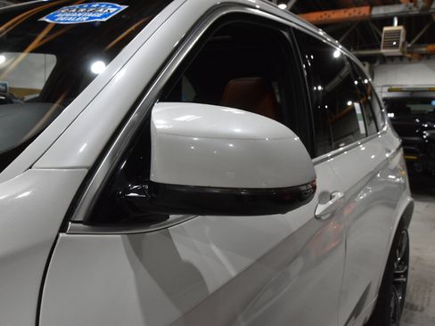 Used 2016 BMW X5 M image 74