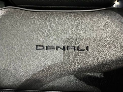 Used 2022 GMC Yukon Denali w/ Denali Premium Package image 20