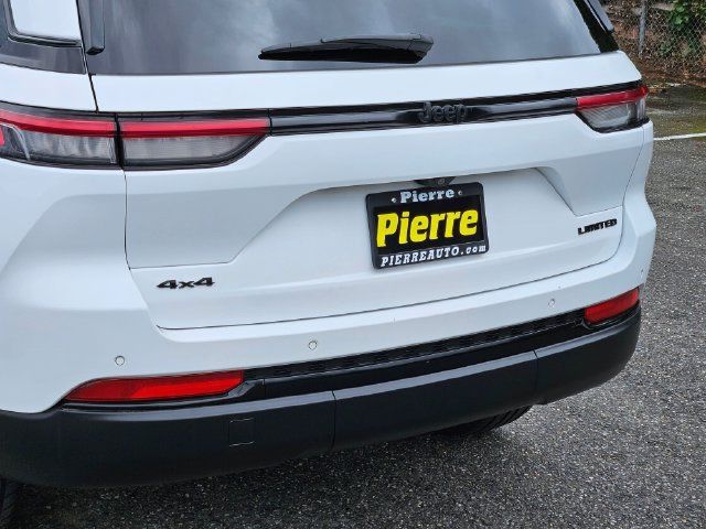 Used 2024 Jeep Grand Cherokee Limited w/ Luxury Tech Group II AWD/4WD image 12